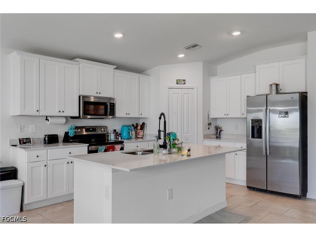 3856 Treasure Oak Way Fort Myers FL 33905 2026024648 image6