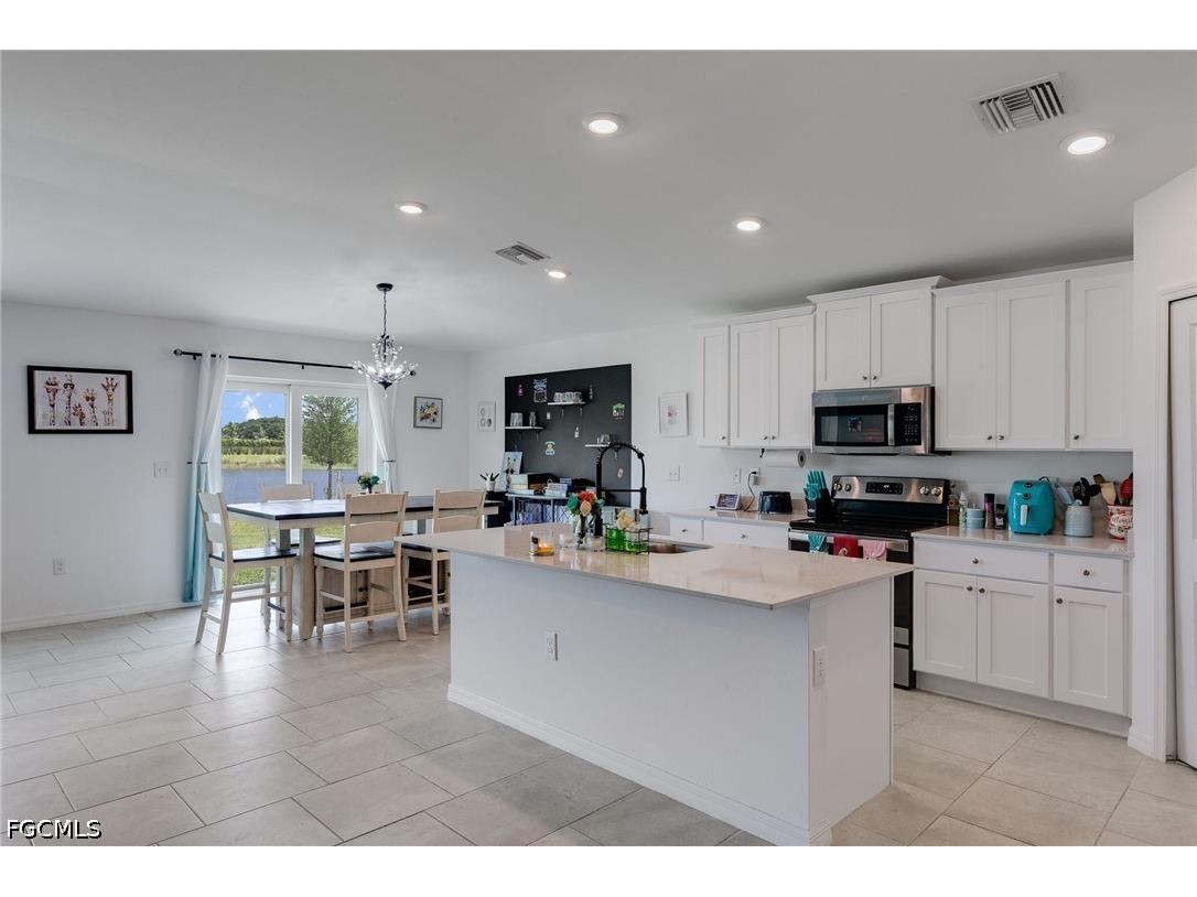 3856 Treasure Oak Way Fort Myers FL 33905 2026024648 image8