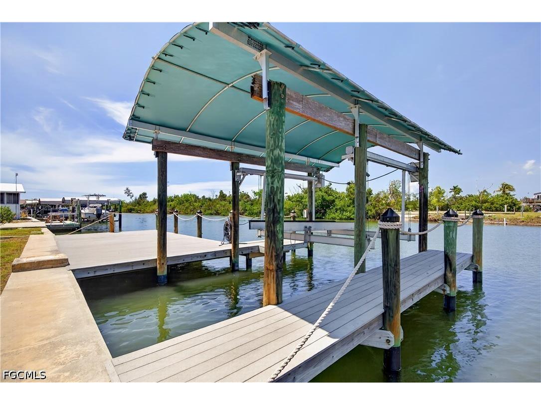 3864 Royal Palm Drive Saint James City FL 33956 2026021673 image3