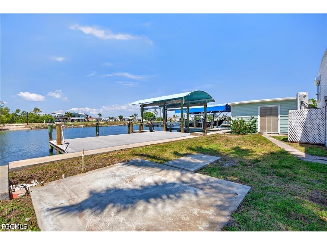 3864 Royal Palm Drive Saint James City FL 33956 2026021673 image5