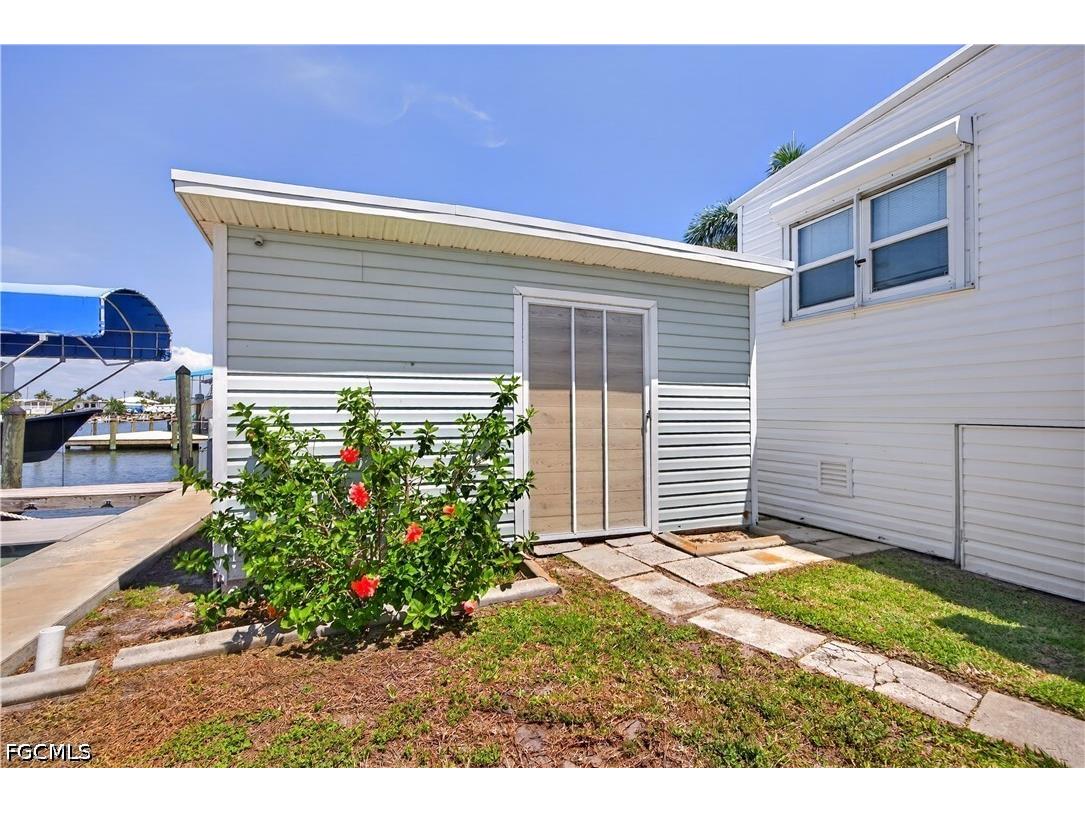 3864 Royal Palm Drive Saint James City FL 33956 2026021673 image6