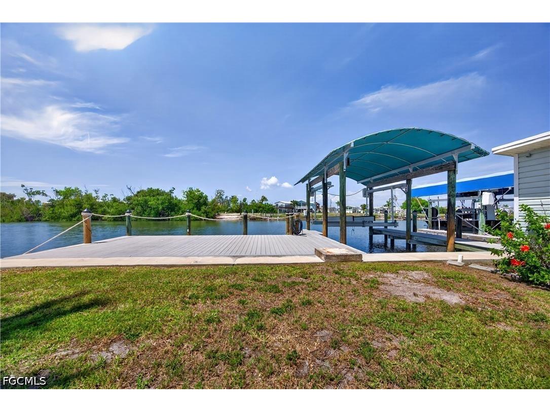 3864 Royal Palm Drive Saint James City FL 33956 2026021673 image8