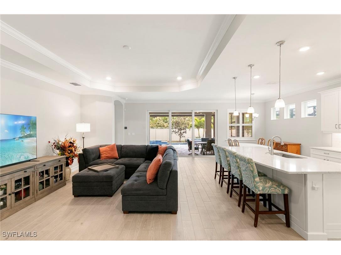 387 Grace Bay Lane Naples FL 34114 225083940 image2