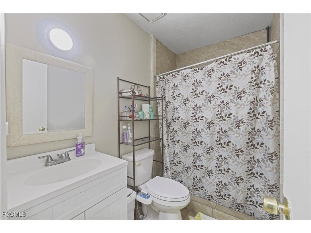 3871 White Boulevard Naples FL 34117 2025002673 image10