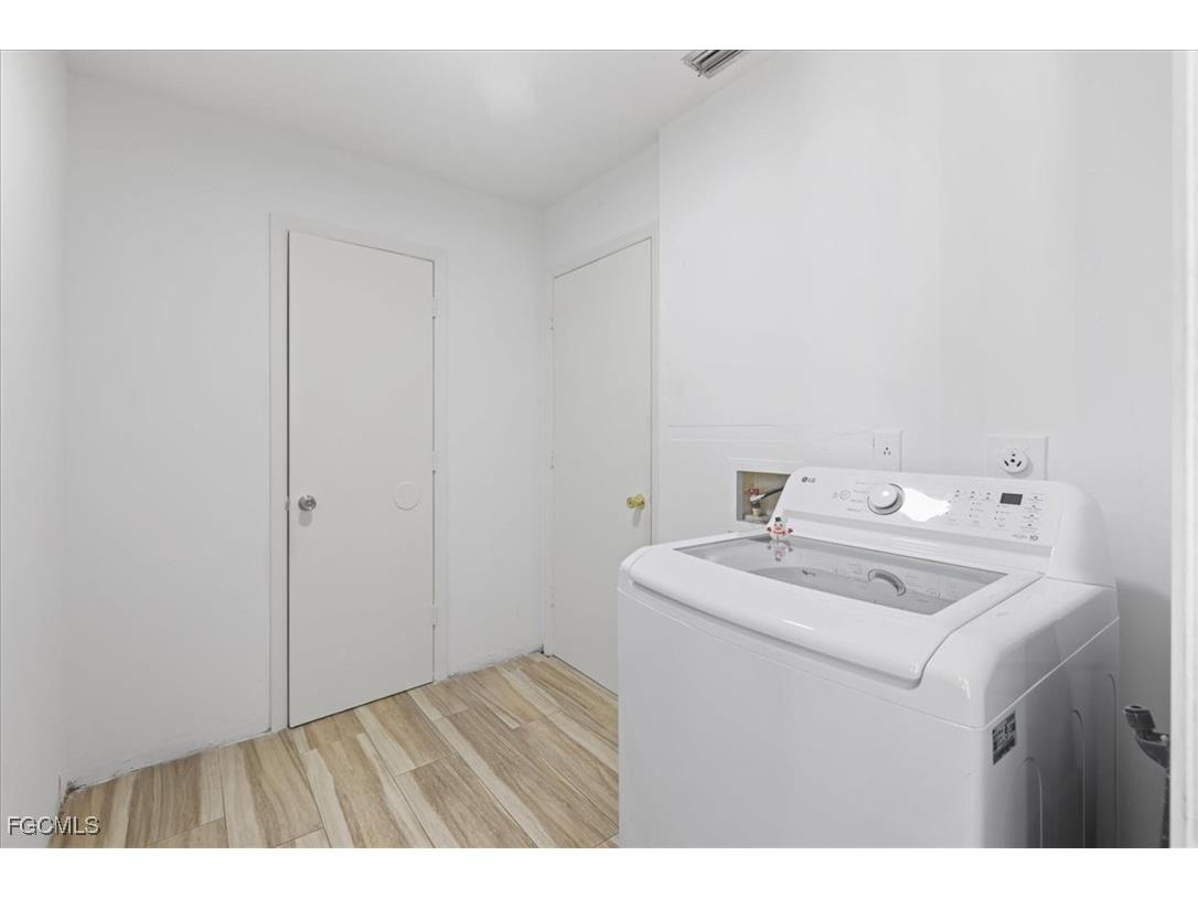 3871 White Boulevard Naples FL 34117 2025002673 image15