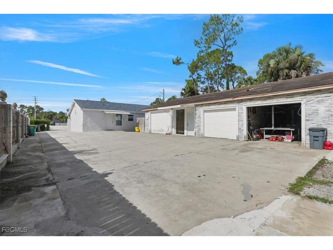 3871 White Boulevard Naples FL 34117 2025002673 image18