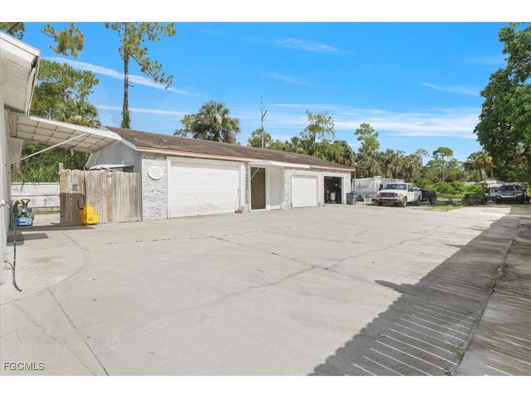 3871 White Boulevard Naples FL 34117 2025002673 image19