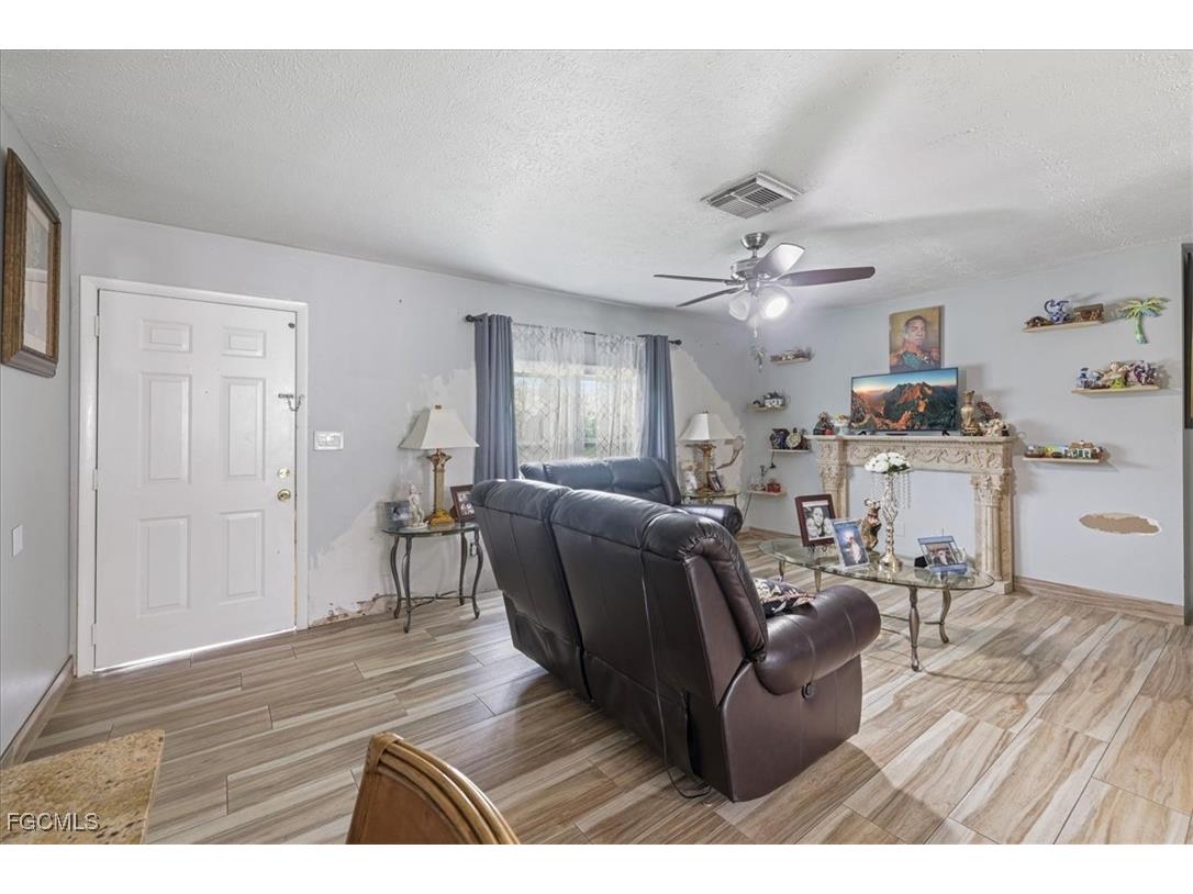 3871 White Boulevard Naples FL 34117 2025002673 image4