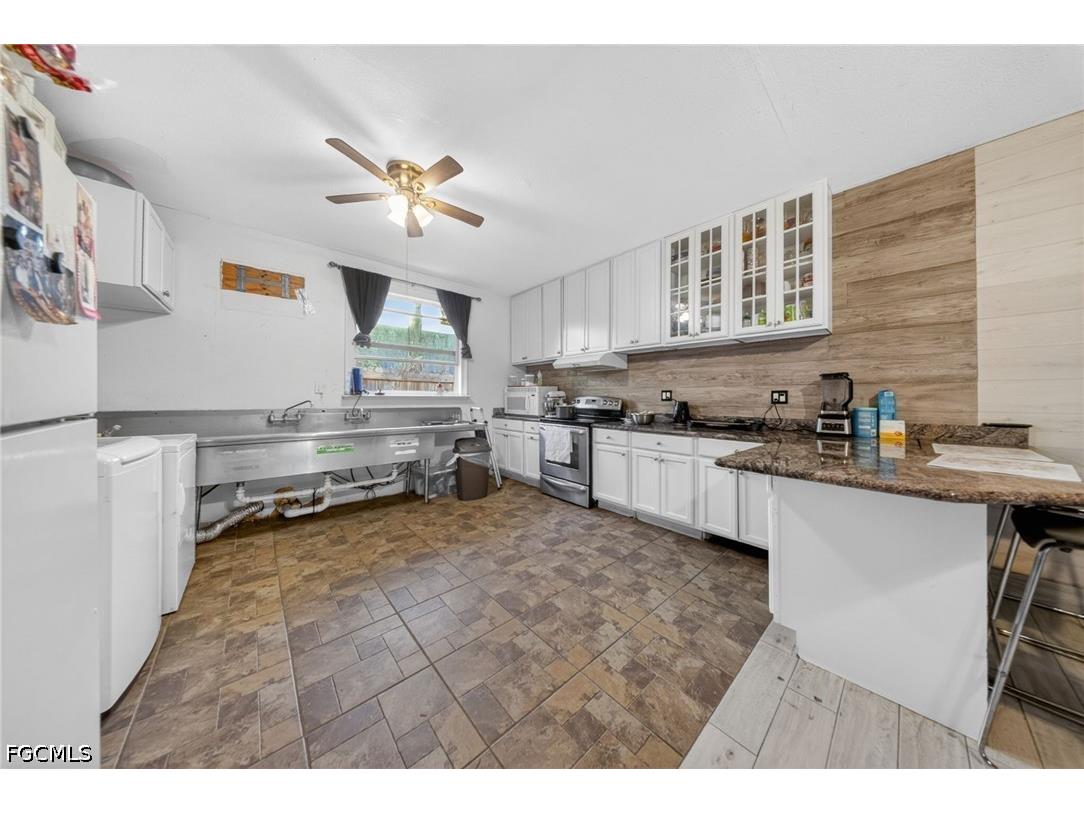 3871 White Boulevard Naples FL 34117 2026017213 image11