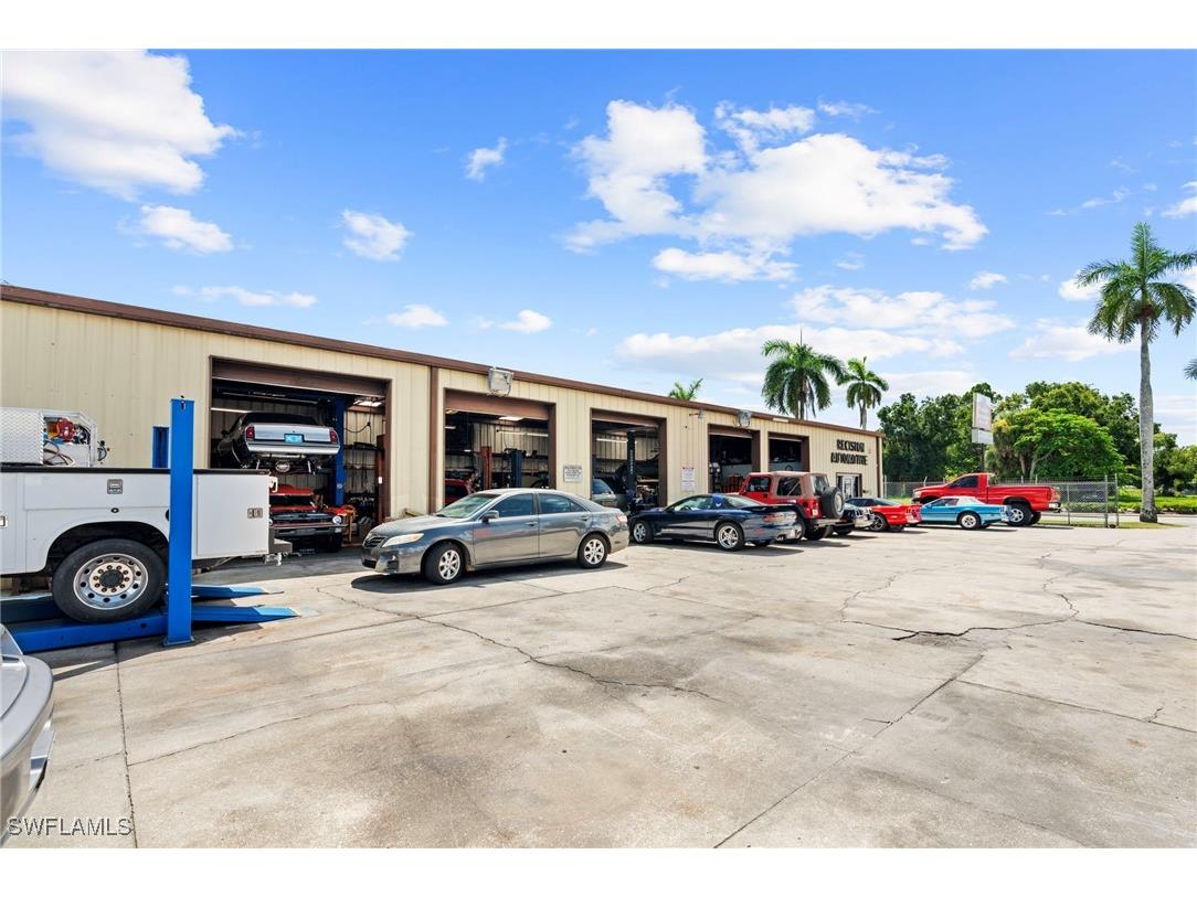 3875 Palm Beach Boulevard Fort Myers FL 33916 224071204 image1