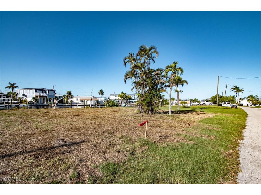 3875 Royal Palm Drive Saint James City FL 33956 2025009488 image27