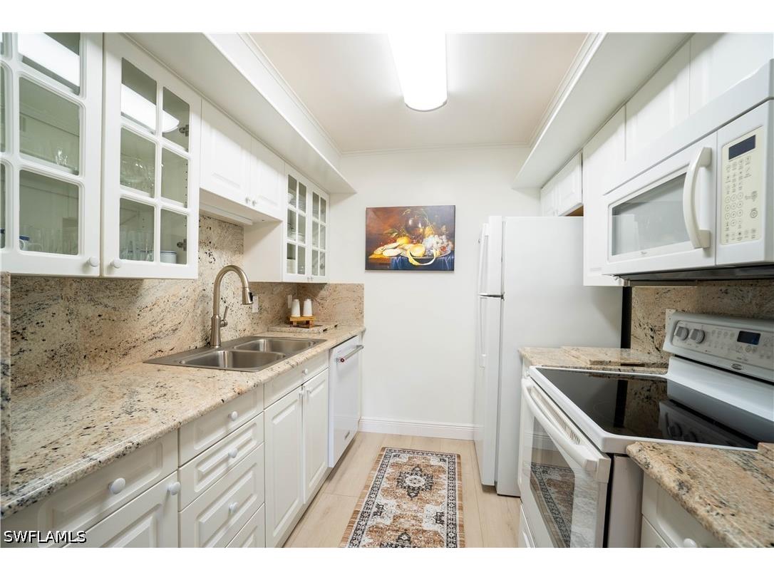 388 4th Avenue S #388 Naples FL 34102 226014681 image8