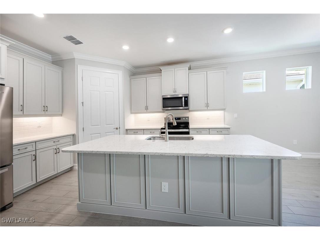 388 Grace Bay Lane Naples FL 34114 225075403 image9