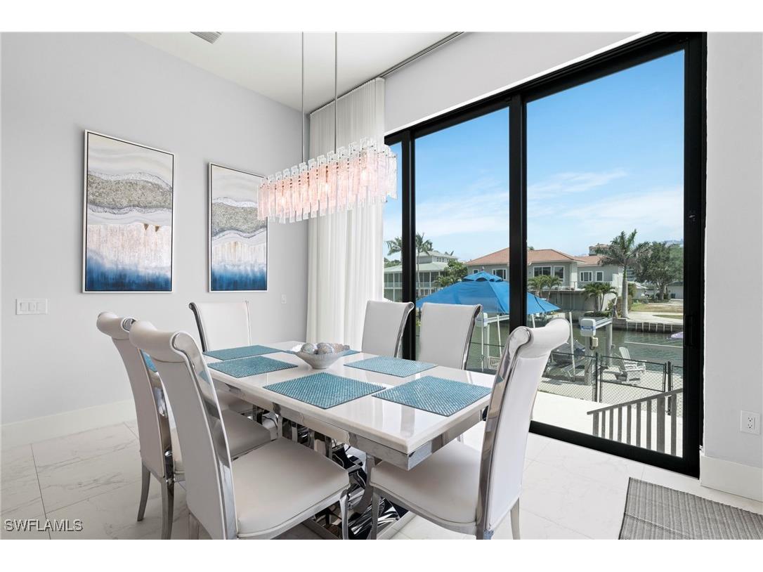 388 Pine Avenue Naples FL 34108 225075287 image11