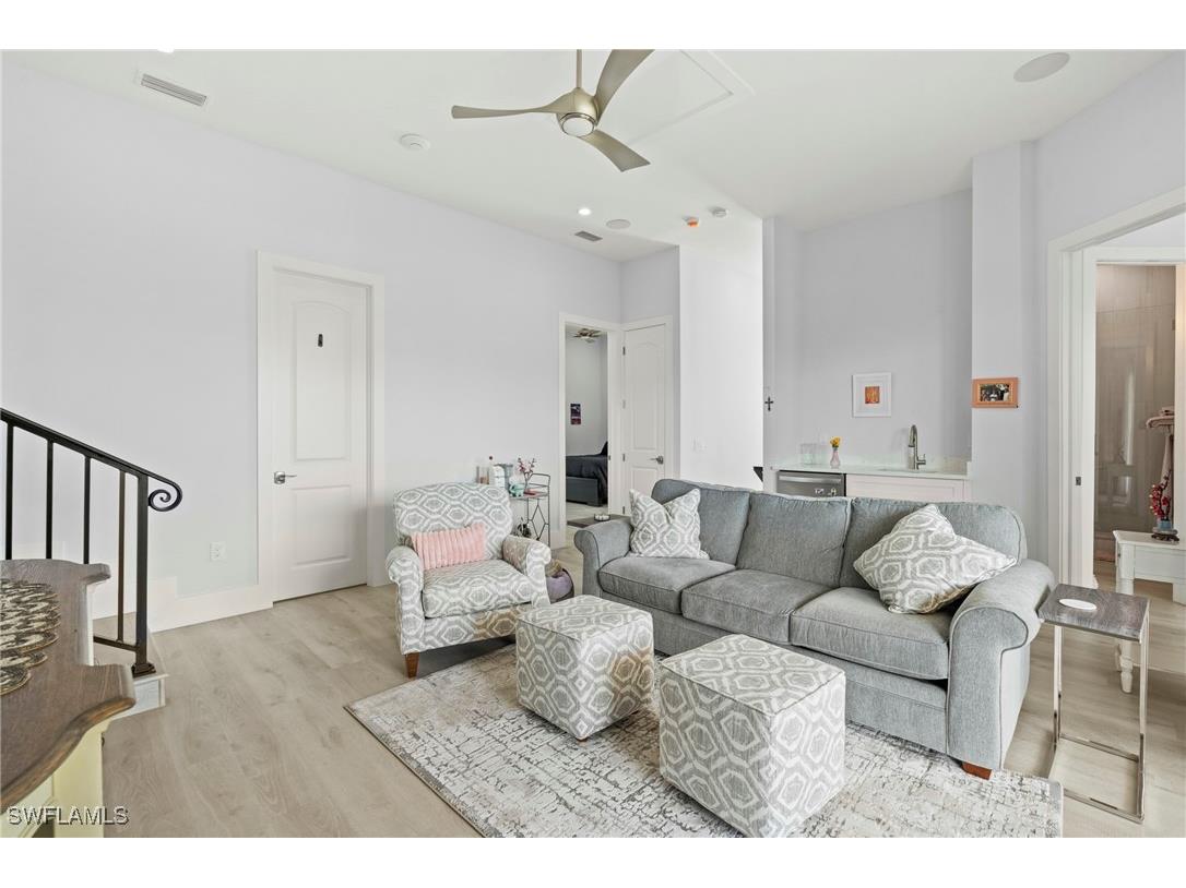 388 Pine Avenue Naples FL 34108 225075287 image20