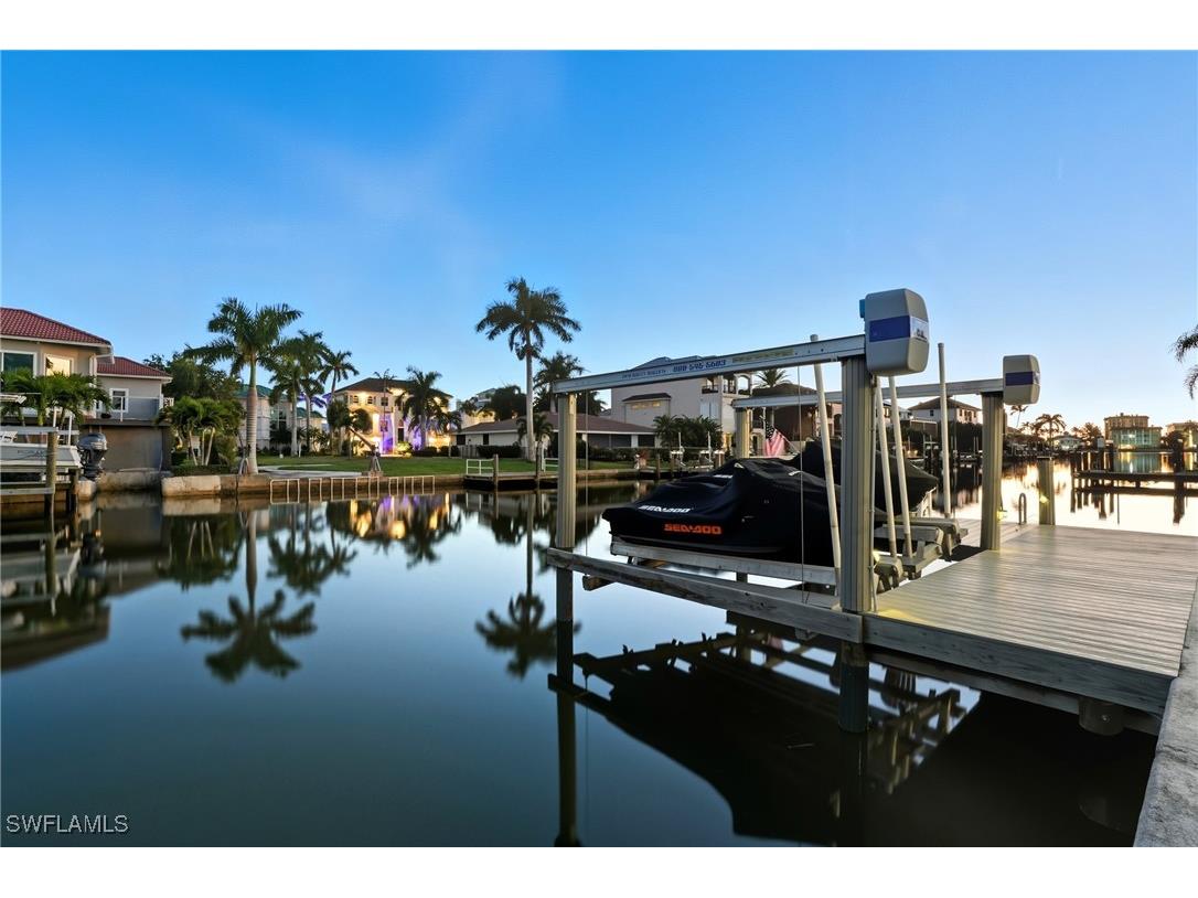 388 Pine Avenue Naples FL 34108 225075287 image40