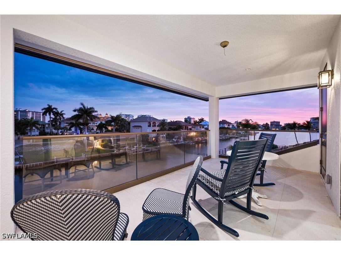 388 Pine Avenue Naples FL 34108 226019283 image12