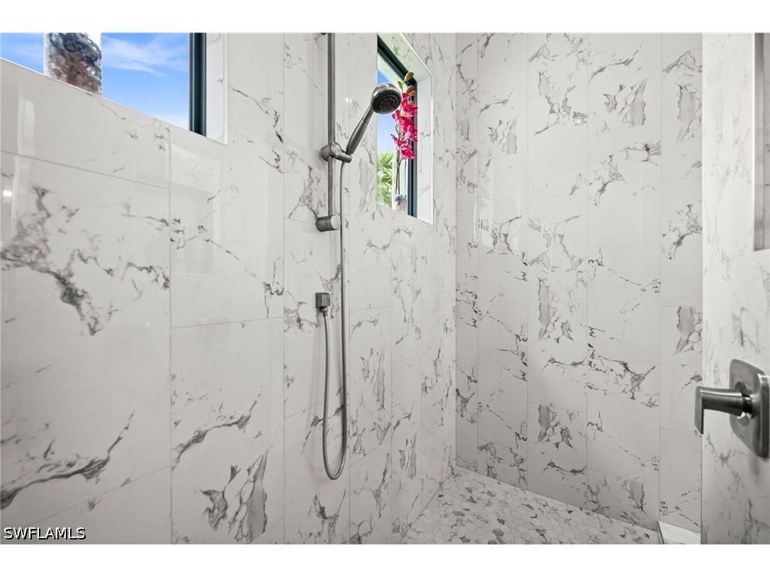 388 Pine Avenue Naples FL 34108 226019283 image24