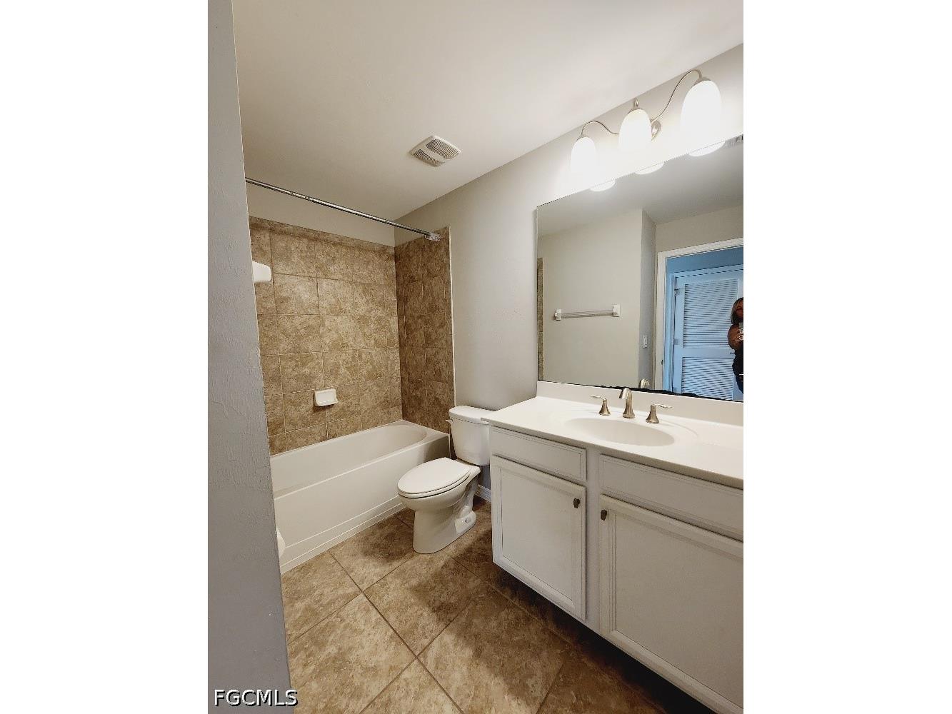 3882 Tilbor Circle Fort Myers FL 33916 2026014870 image15