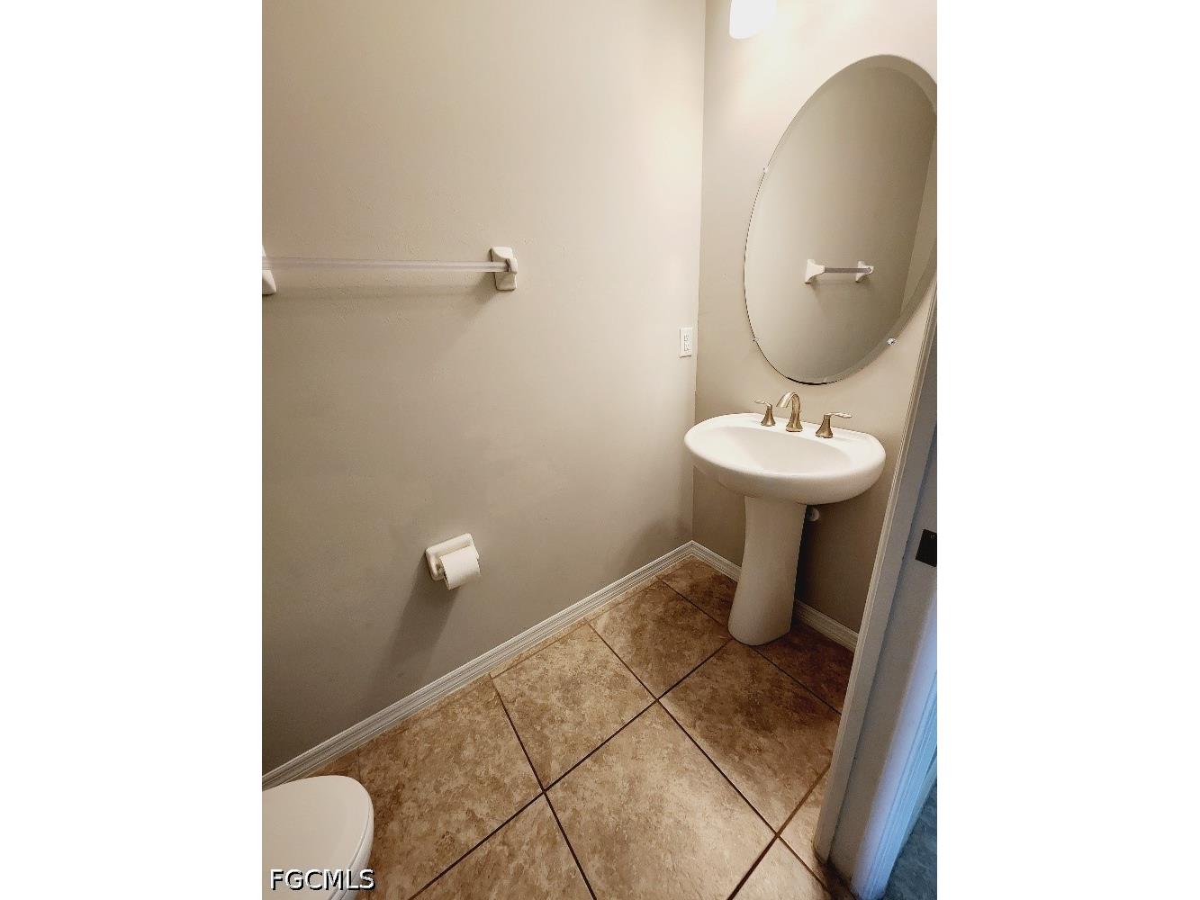 3882 Tilbor Circle Fort Myers FL 33916 2026014870 image8