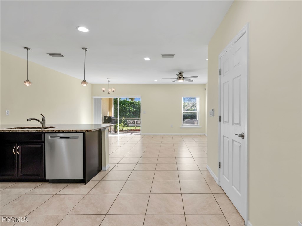 3886 Tilbor Circle Fort Myers FL 33916 2025022738 image6