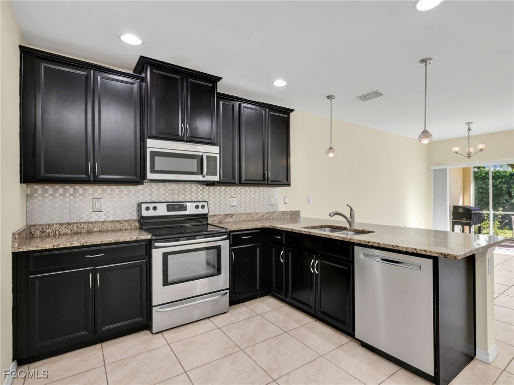 3886 Tilbor Circle Fort Myers FL 33916 2025022738 image7