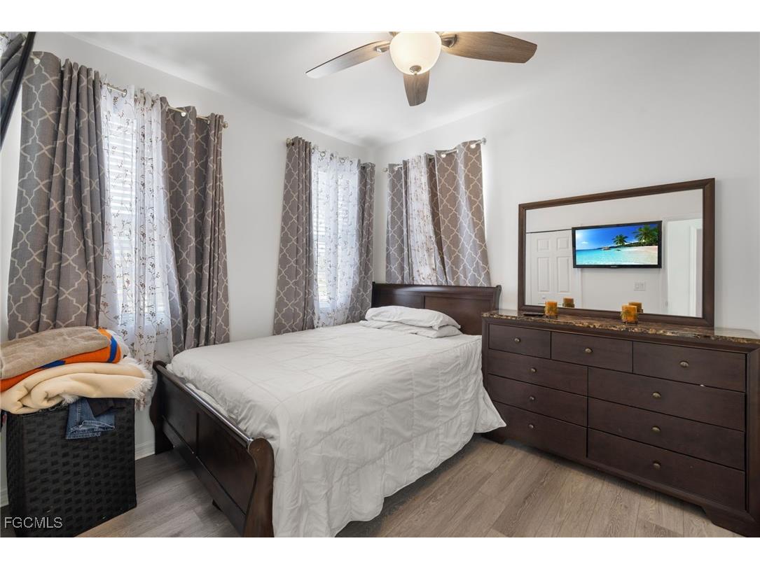 3888 Dunnster Court Fort Myers FL 33916 2025010236 image34