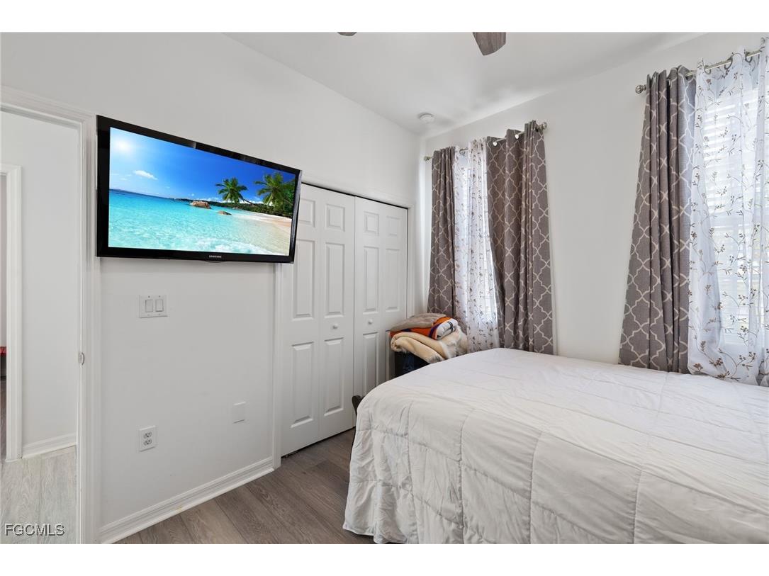 3888 Dunnster Court Fort Myers FL 33916 2025010236 image35
