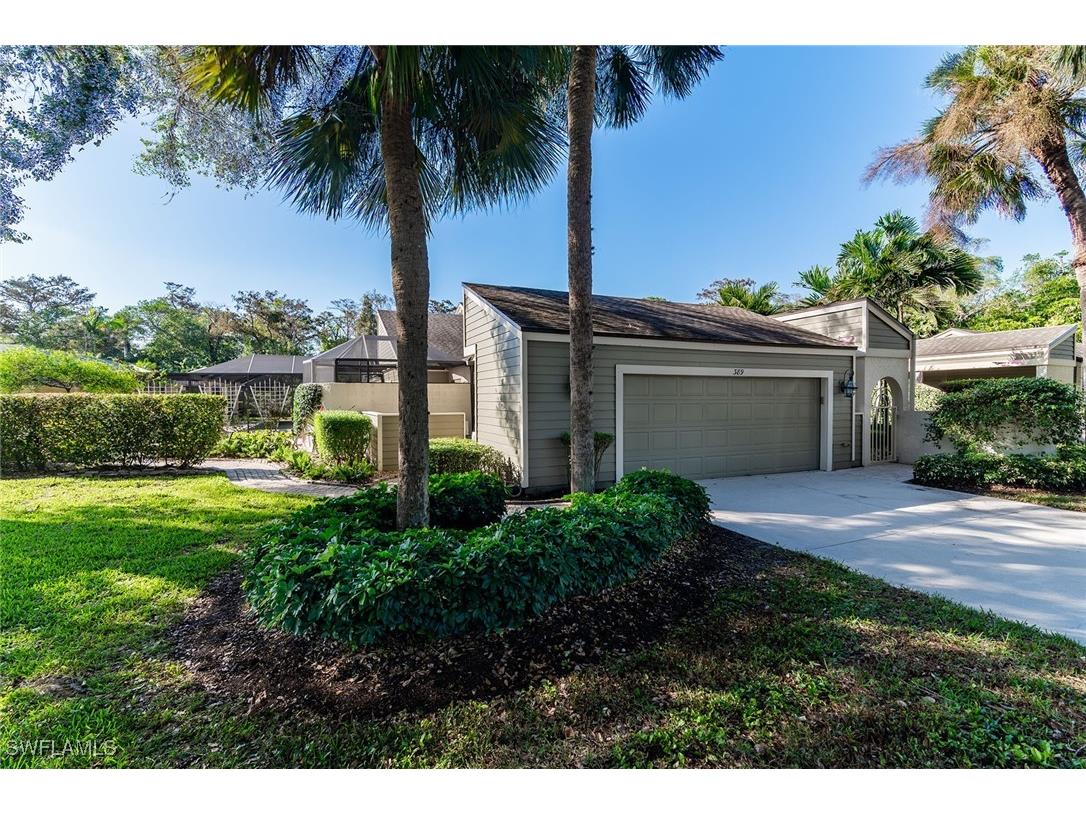 389 Edgemere Way N Naples FL 34105 224092289 image1