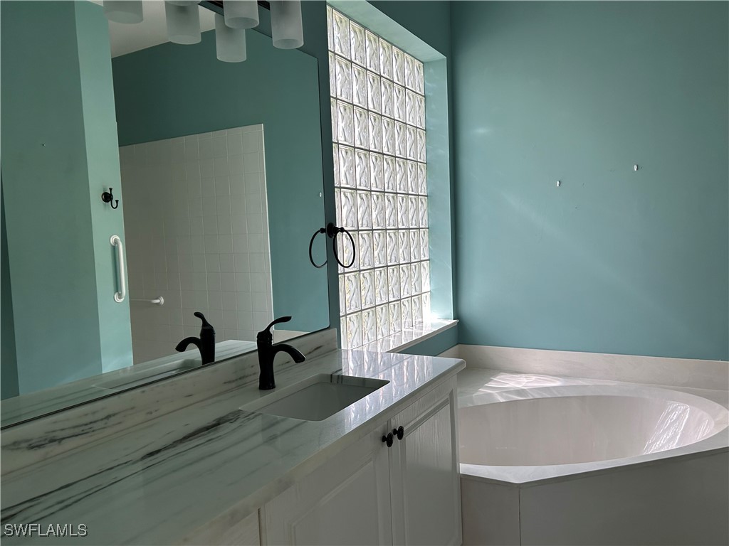 3893 Jasmine Lake Circle Naples FL 34119 225068972 image18