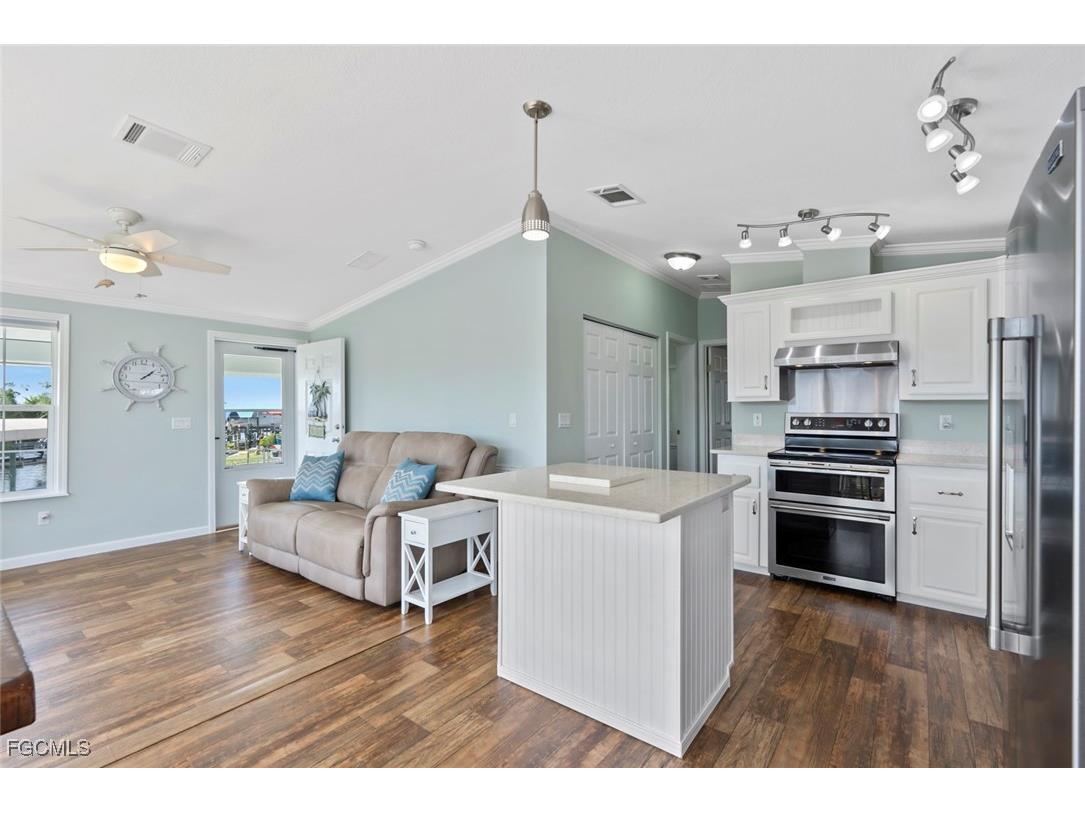 39 Channel Lane Fort Myers FL 33905 2025017572 image17