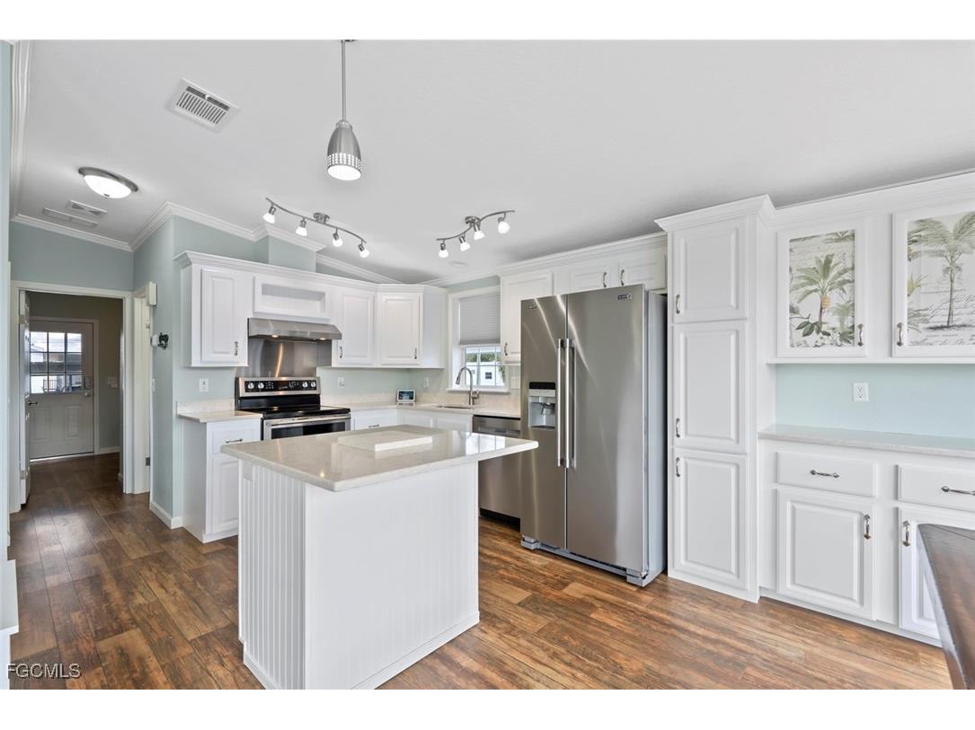 39 Channel Lane Fort Myers FL 33905 2025017572 image18