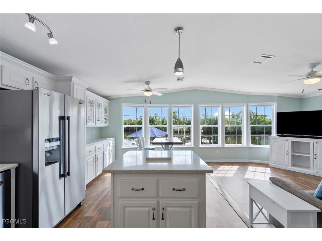 39 Channel Lane Fort Myers FL 33905 2025017572 image2