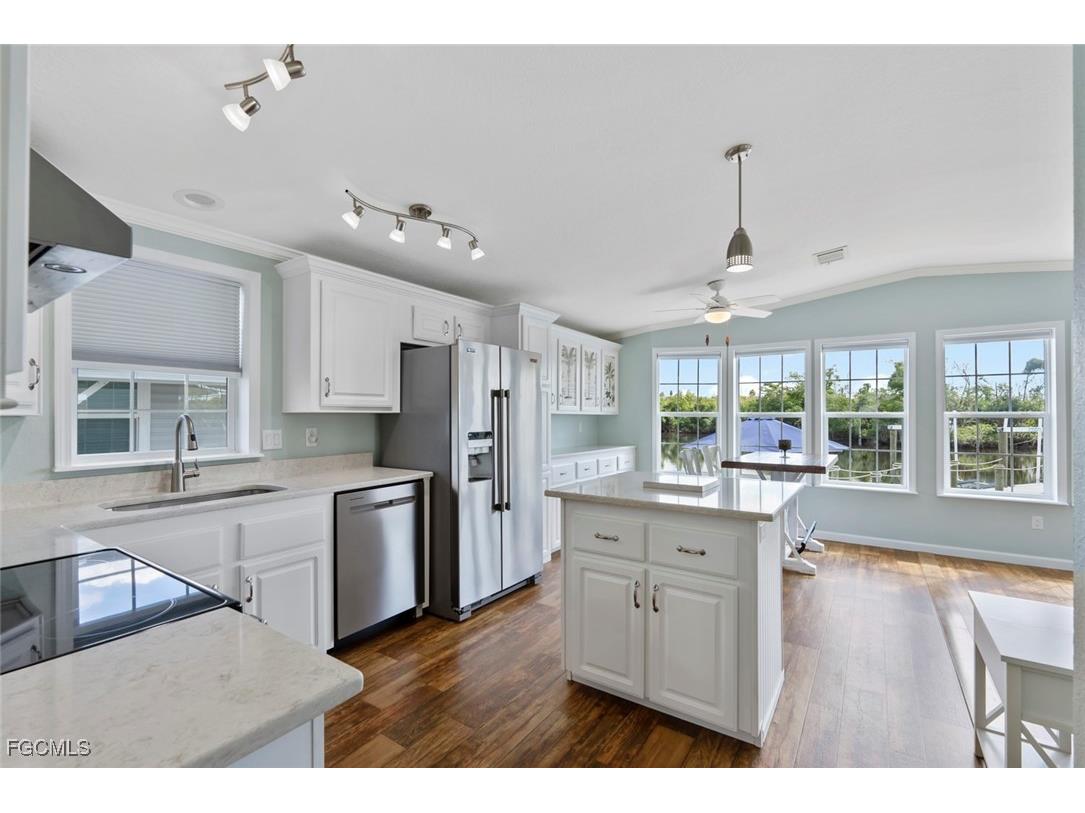 39 Channel Lane Fort Myers FL 33905 2025017572 image5