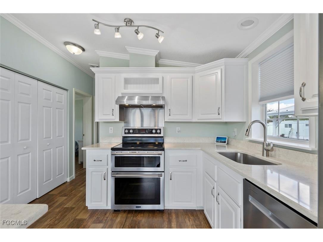 39 Channel Lane Fort Myers FL 33905 2025017572 image7