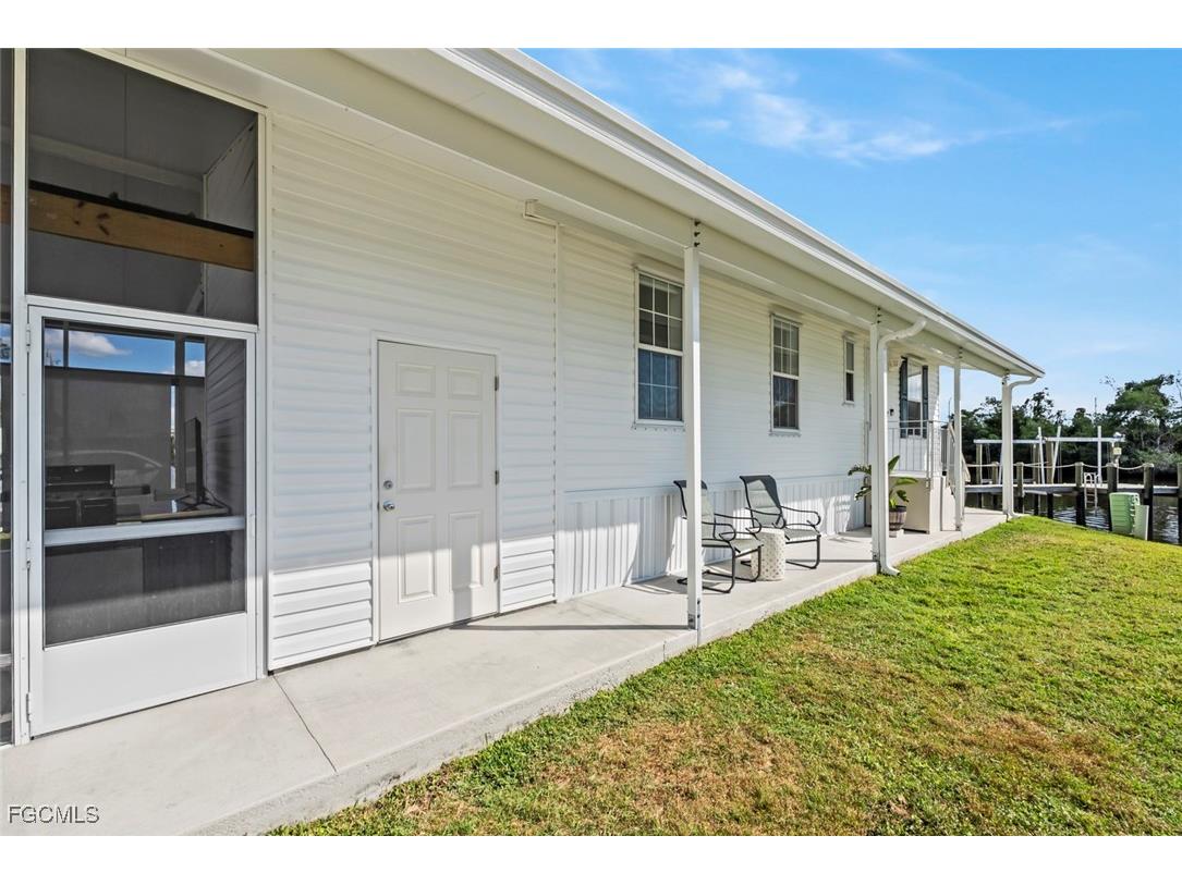 39 Channel Lane Fort Myers FL 33905 2025017572 image9