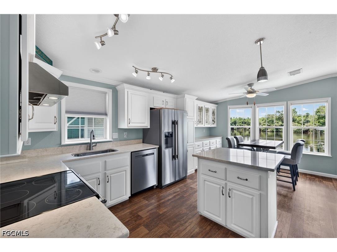 39 Channel Lane Fort Myers FL 33905 2026023373 image10