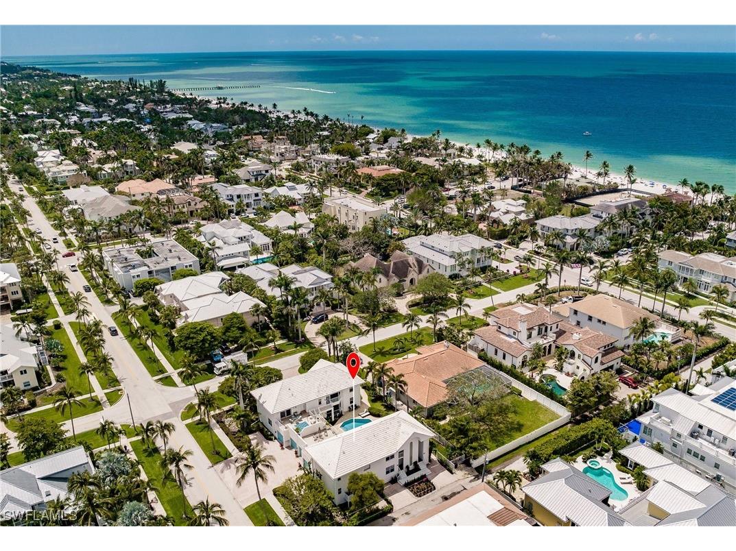 390 2nd Street S #4 Naples FL 34102 223019112 image1