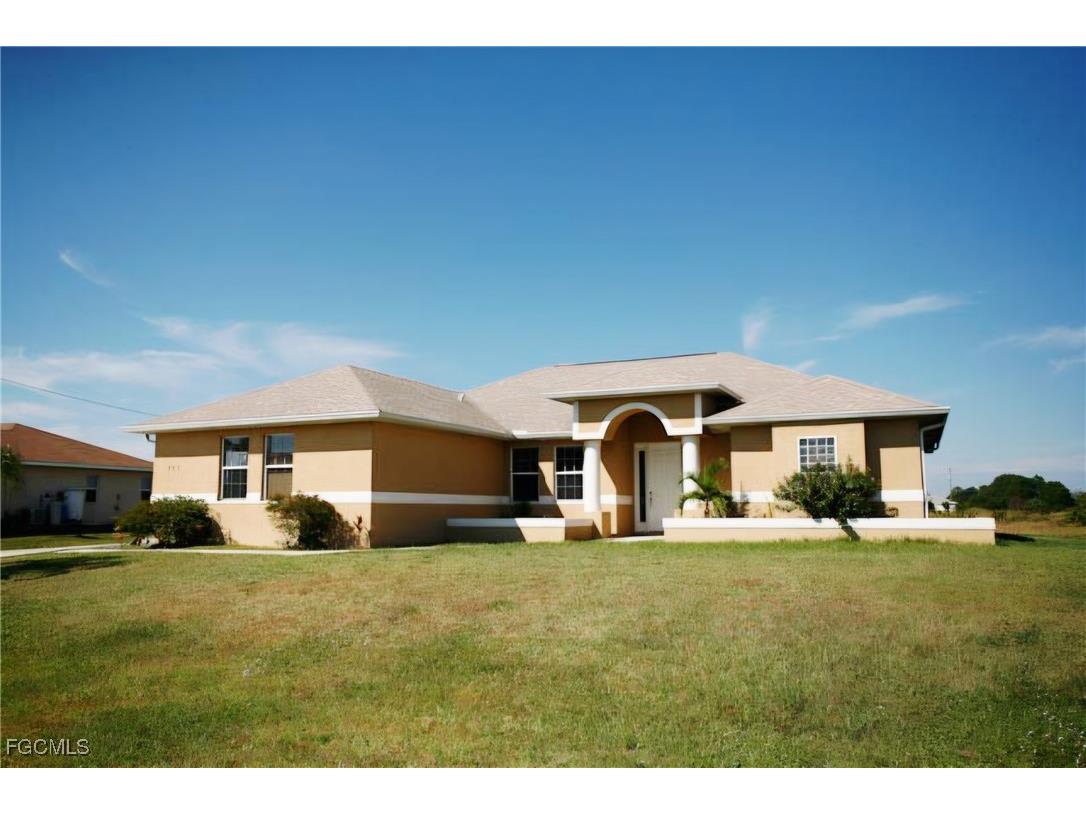 390 Palomar Avenue Lehigh Acres FL 33974 2026001953 image1