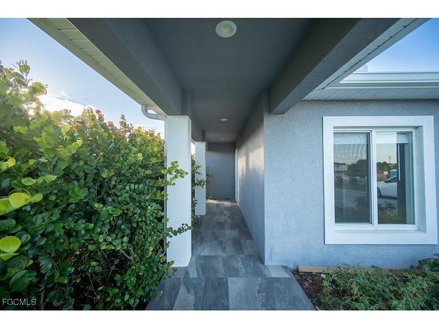 390 Pennfield Avenue Lehigh Acres FL 33974 2025018254 image3