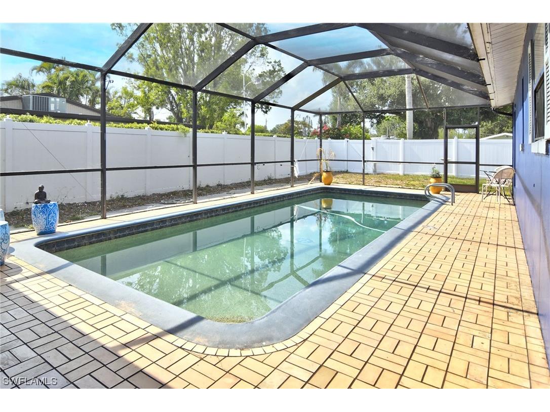 390 Rosemont Drive Fort Myers FL 33916 223035760 image1