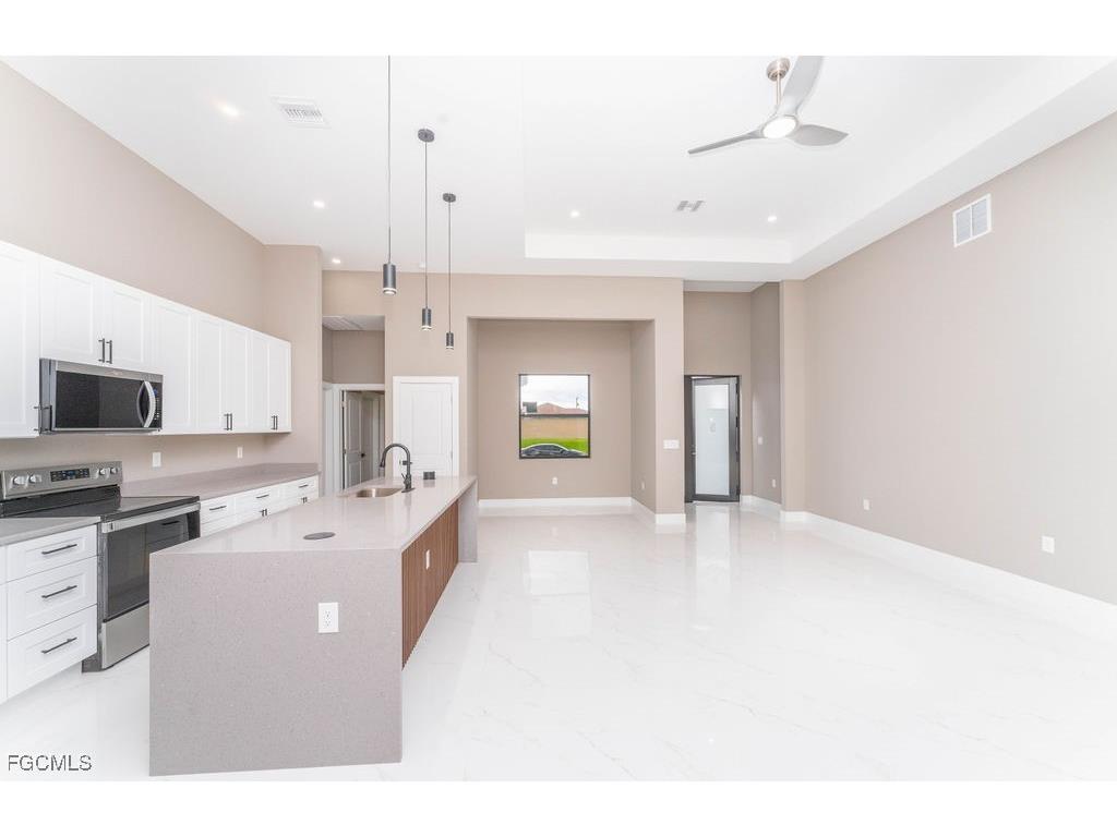 3900 9th Street SW Lehigh Acres FL 33976 2025007548 image5