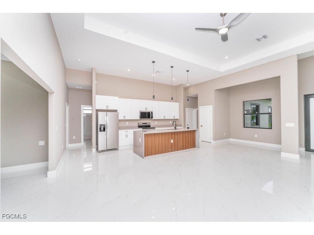 3900 9th Street SW Lehigh Acres FL 33976 2025007548 image8