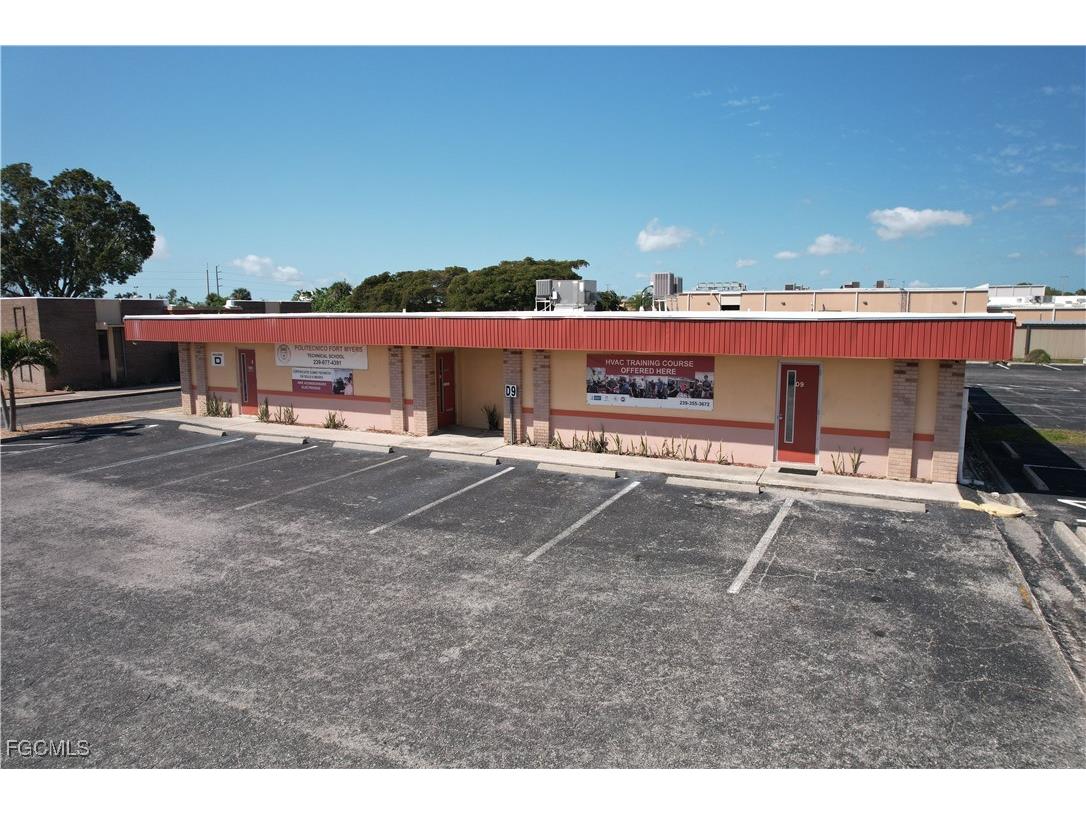 3900 Broadway Fort Myers FL 33901 2025021155 image4