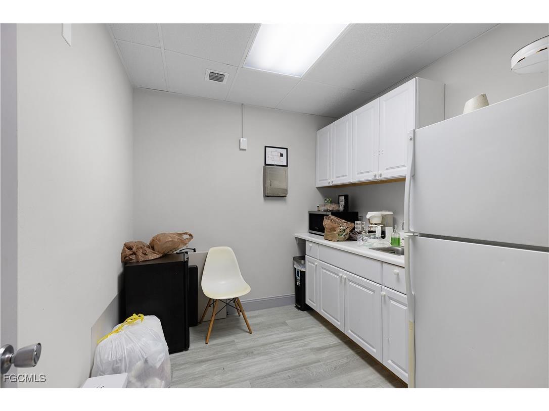 3900 Broadway Fort Myers FL 33901 2025021155 image8