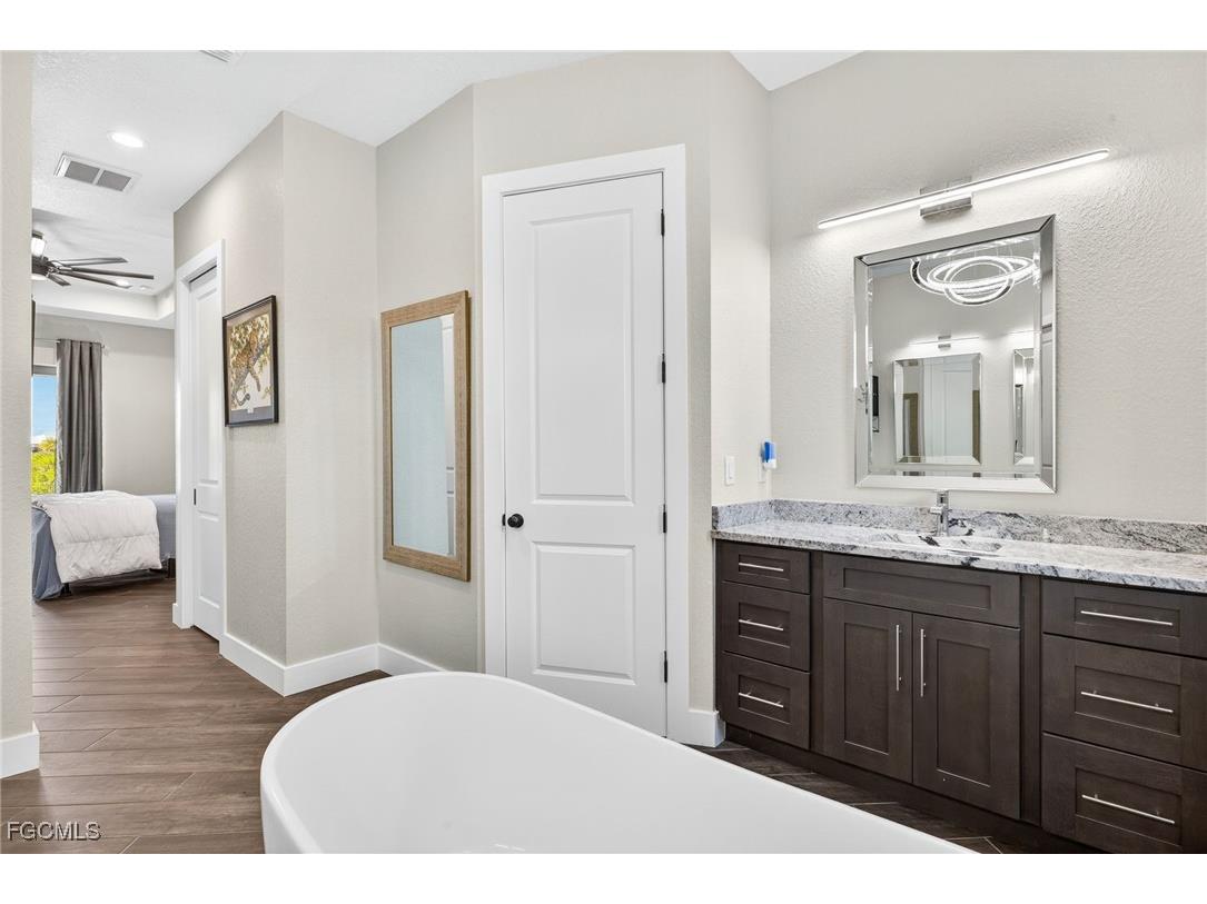 3900 Gulfstream Parkway Cape Coral FL 33993 2025020821 image34