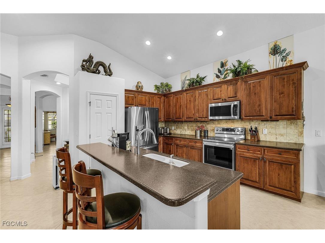 3900 Lakeview Isle Court Fort Myers FL 33905 2025022953 image7