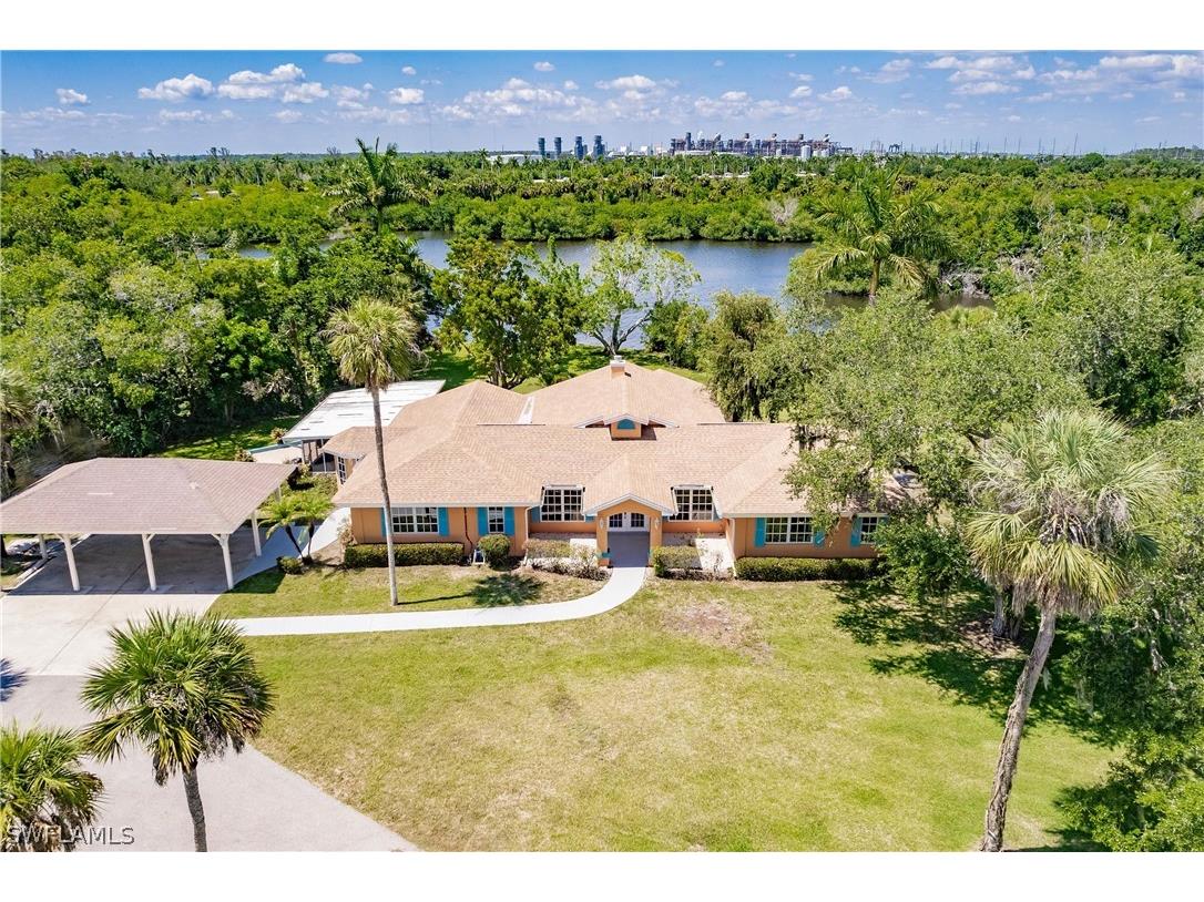 3900 Woodbrier Drive Fort Myers FL 33905 224043995 image1