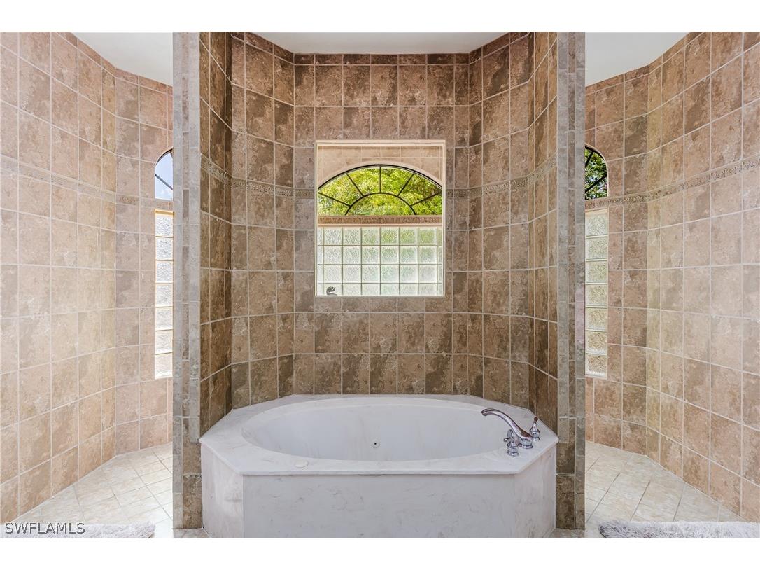 3901 60th Avenue NE Naples FL 34120 226011244 image32