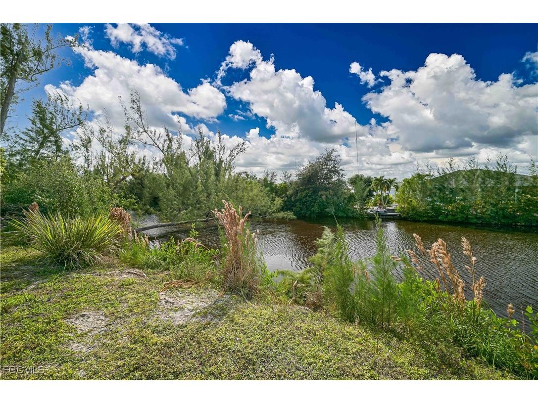 3901 Crestwell Court Saint James City FL 33956 2025022136 image4